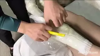 آسيوية شقراء ماهرة تحب ابتلاع السائل المنوي