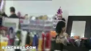 حفلة جنس جماعي جامحة في الكلية جنس جماعي و تبادل سائل منوي