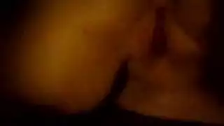 فرك متواصل للقضيب يجعله يقذف حمسم سميكًا