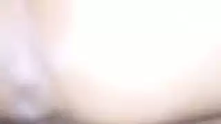 دعوة للقحف العميق: قضيب المستأجر يملأ فمها