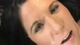يبعر في كسها بزاز