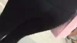 معلمة يوجا شقراء تركب عميلها في جلسة يوجا إباحية