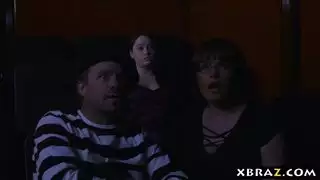ذلك الكس الحلو يتوق لتعبئة عميقة بالمني