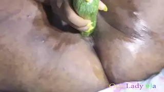 الحسناوات السكرانة في حالة شبق لممارسة جنس جماعي