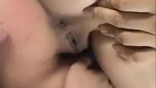 قضيب كبير يحشو فرجك المبلل نمط كب كيك في الجنس