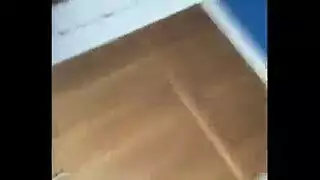 شقراء يائسة مفلسة ومليئة بالسائل المنوي