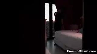 الزوجة تتوسل لقضيب زوجها في جلسة ساخنة