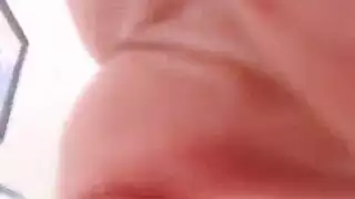 إضافي حار: مونيك سيمون تمص بعمق وتنكح جماعياً مع مقذافين ضخام