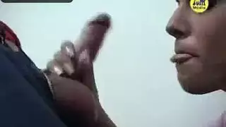 بعد ركوب قضيبه، تحصل على قذف نجم البورن على وجهها