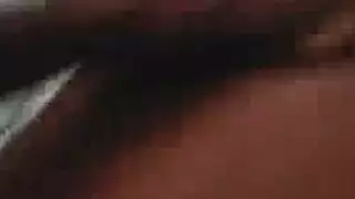 الام تطلب النوم معه في السرير
