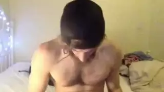 شرج وحشي مع رجل ملتحي وشركاء قاسيين متعددين