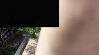 جمل مبلل؟ لا، مجرد عاهرة مبللة مثارة