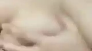 عرض إكس إكس إكس: فتاة فلبينية تلمس نفسها على الكاميرا