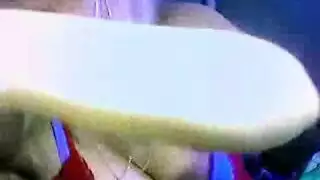 كامغيرل ساخنة تلعق وتداعب عاشقة زب أسود في جلسة مثيرة