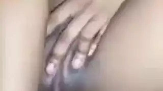 ممتدة وجاهزة لجماع شرجي قاسي على الكاميرا