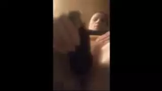 فم هاوية ممتلئ بقضيب كبير