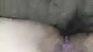 حبيبة سكرانة متصلبة الحلمات بعد مرح الحمام