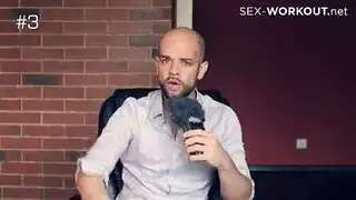 عاهرة سمراء تظهر لأول مرة في بنطال شفاف لعملية جماع جماعي عنيف