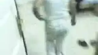 عسكري يمسك بنت الظابط ينبكها