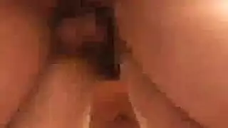 رجل وبنت رايحين لي حفلة التخرج من الجامعة وتجب أمها تعلمهم الجنس الفموي
