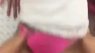 فتحات ألونا مون تتمدد بقضبان غليظة في نيك صارم