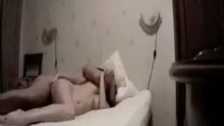 أميلف مثارة تحلق جسدها بالكامل بملابس داخلية دانتيل قبل لعق كس مراهقة مكثف