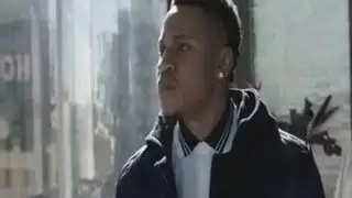 أن تكون في الأسفل في مشهد إباحي عنيف