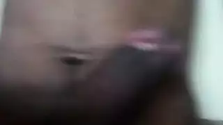 مراهقة هندية تتباهى بكسها الوردي الطري في فيلم إباحي صريح