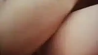 بورنو كلاسيكي: قضيبان في كس مشعر حتى تستعيد وعيها