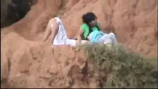 فضائح فتيات العرب الشراميط في أحضان الشباب بالخلاء