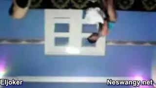 فتاة عربية محجبة تفقد عذريتها أمام الكاميرا مع حبيب أجنبي