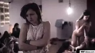 حفلة سكس خاصة للرجل الثري: يمارس الجنس مع مجموعة من الفتيات المثيرة في منزله