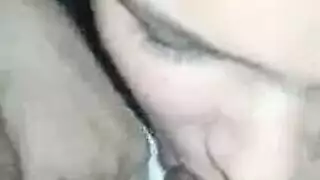 شابة متوسطة الثدي حفر آسيوية الإباحية