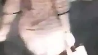 فتى مراهق يصور أداء إكس إكس إكس في الخارج لفتاة مغربية ممتلئة الجسم