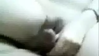 فتاة عربية حارة تأخذ القضيب في تسجيل جنسي منزلي صريح