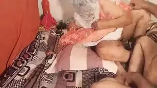 رغبة عشيقها التي لا تُروى: نيك عنيف بدمية مطاطية