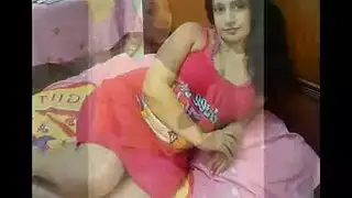 فتيات الكاميرا العاهرات يتعرين ويمارسن الجنس حسب طلب المعجبين الدافعين