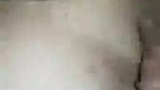 الزوج الهندي يمارس الجنس مع فرج زوجته أمام الكاميرا