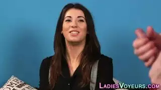 امرأة سمراء مغرية تتوق لعنف إكس إكس إكس