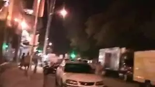 جلسة نيك جماعي صريحة في الخارج: حفلة نيك عارية جامحة في المدينة