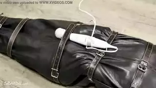 مورينو تتعرض لإيلاج مزدوج قاسي في مشهد إكس إكس إكس