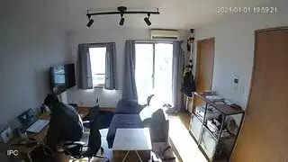 فتاة تشااهد شاب يفعل العادة السرية