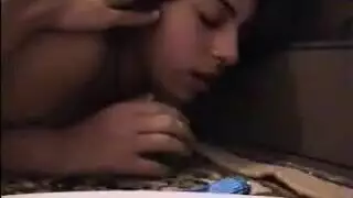 ألمانية ذات شعر كثيف تحصل على حمولة من أنبوب إباحي