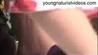 مشهد ناضج لإطلاق الحليب الساخن