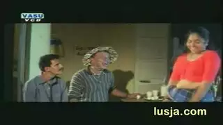 بنات رسوم متحركة متهيجة تتبادل الأدوار على قضيب اصطناعي كبير