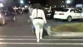 أم مثيرة بمهبل كبير تأخذ شرج عنيف