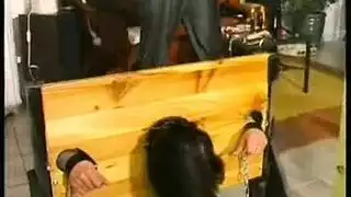 تعبد هذه الأفخاذ وتلك المؤخرة