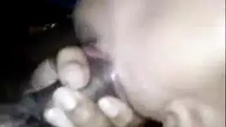 فيديو إكس إكس إكس لرجل يداعب قضيبه