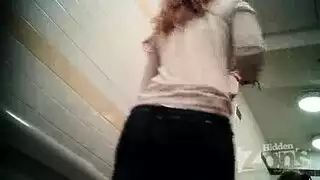الأخ يدكّس فرج الأخت الضيق