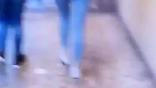 منافسات متهتكات يتنافسن لأخذ قضيب غريب في مؤخرتهن